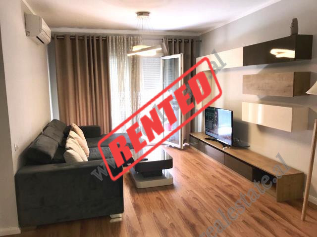 Apartament 2+1 me qira prane rrethrrotullimit te Zogut te Zi ne Tirane

Ndodhet ne katin e 6-te te